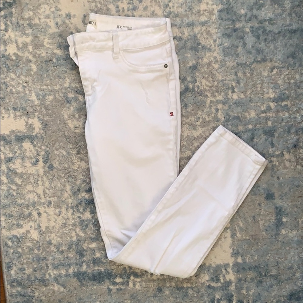 White denim jeans